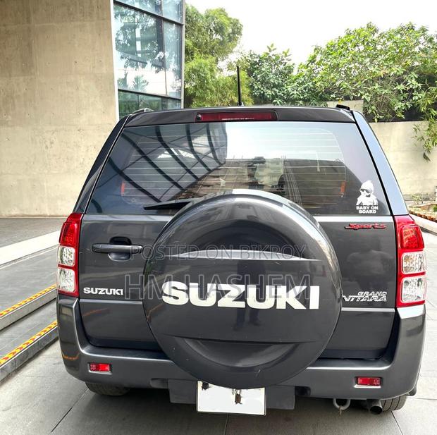 Suzuki Grand Vitara 2011 Gray