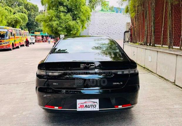 New BYD Seal 05 DM-i 2026 Black