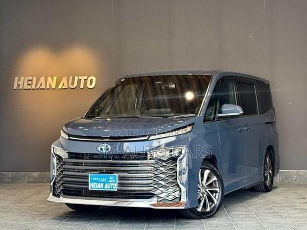 Toyota Voxy Hybrid S-Z 2WD 7-Seater 2023 Gray