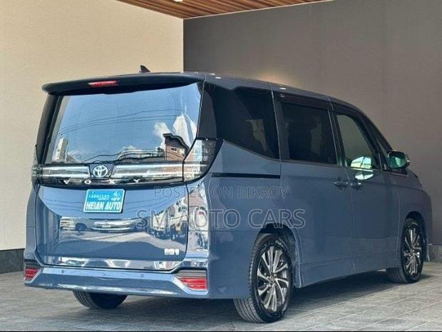 Toyota Voxy Hybrid S-Z 2WD 7-Seater 2023 Gray
