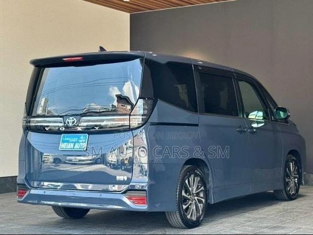 Toyota Voxy Hybrid S-Z 2WD 7-Seater 2023 Gray
