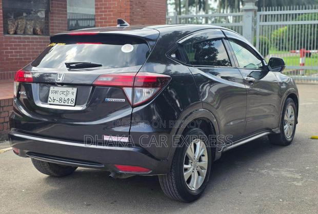 Honda Vezel 1.5 Hybrid 2WD 2014 Black