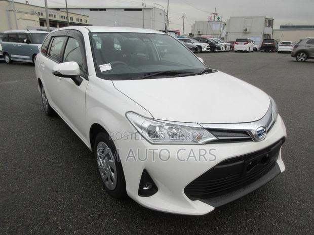 Toyota Corolla Fielder 1.5 Hybrid FWD 2021 White