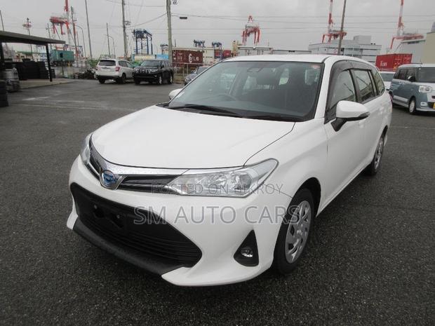Toyota Corolla Fielder 1.5 Hybrid FWD 2021 White