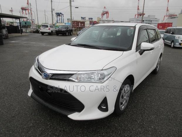 Toyota Corolla Fielder 1.5 Hybrid FWD 2021 White