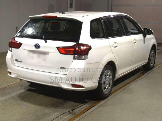 Toyota Corolla Fielder 1.5 Hybrid FWD 2021 White