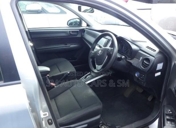 Toyota Corolla Fielder 2021 Silver