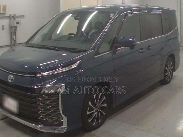 Toyota Voxy 2023 Gray