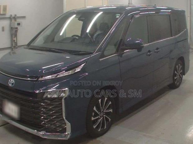 Toyota Voxy 2023 Gray