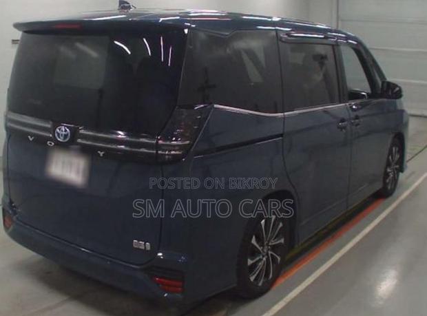 Toyota Voxy 2023 Gray