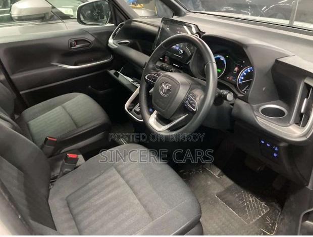 Toyota Noah 2022 Pearl