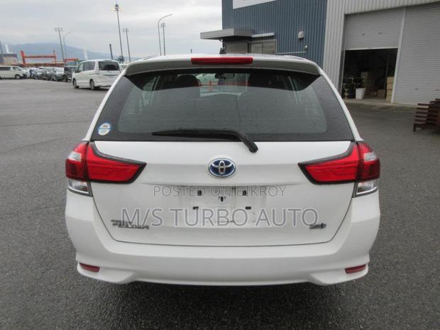 Toyota Corolla Fielder 2021 White