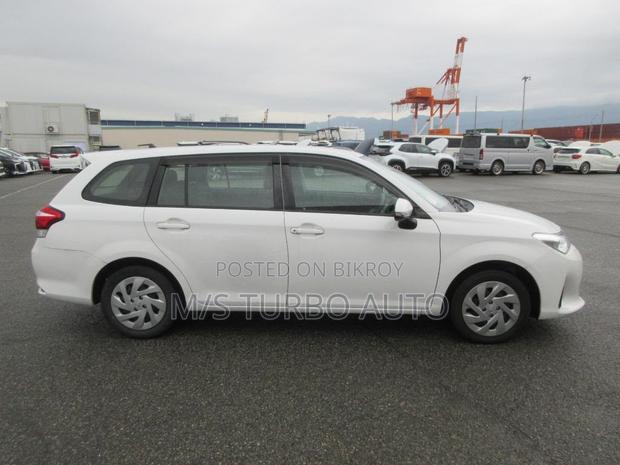 Toyota Corolla Fielder 2021 White