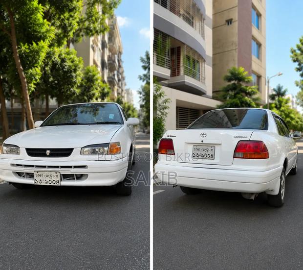 Toyota Corolla 2001 White