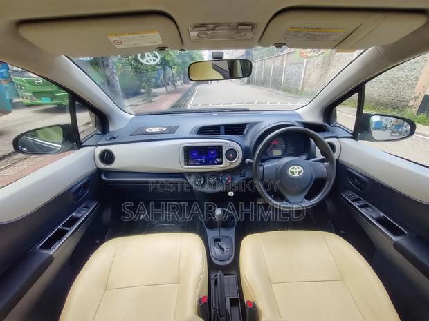 Toyota Vitz 2011 Gray
