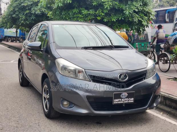 Toyota Vitz 2011 Gray