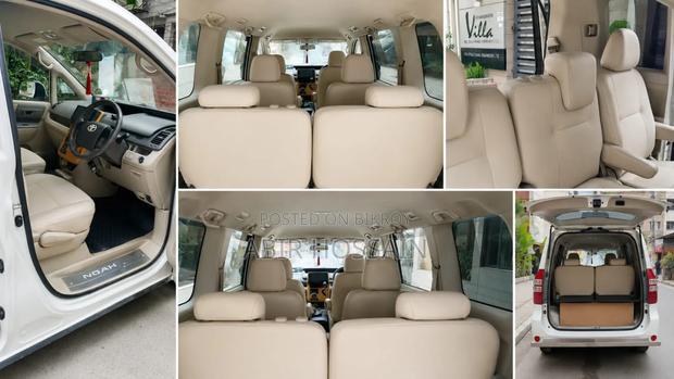 Toyota Noah 2010 White