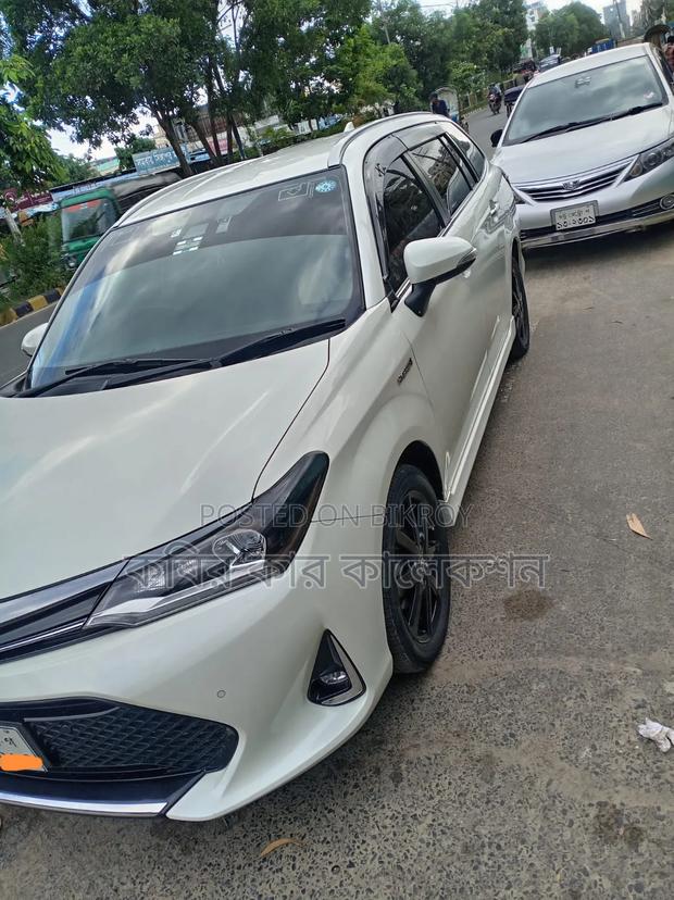 Toyota Corolla Fielder 2018 Pearl