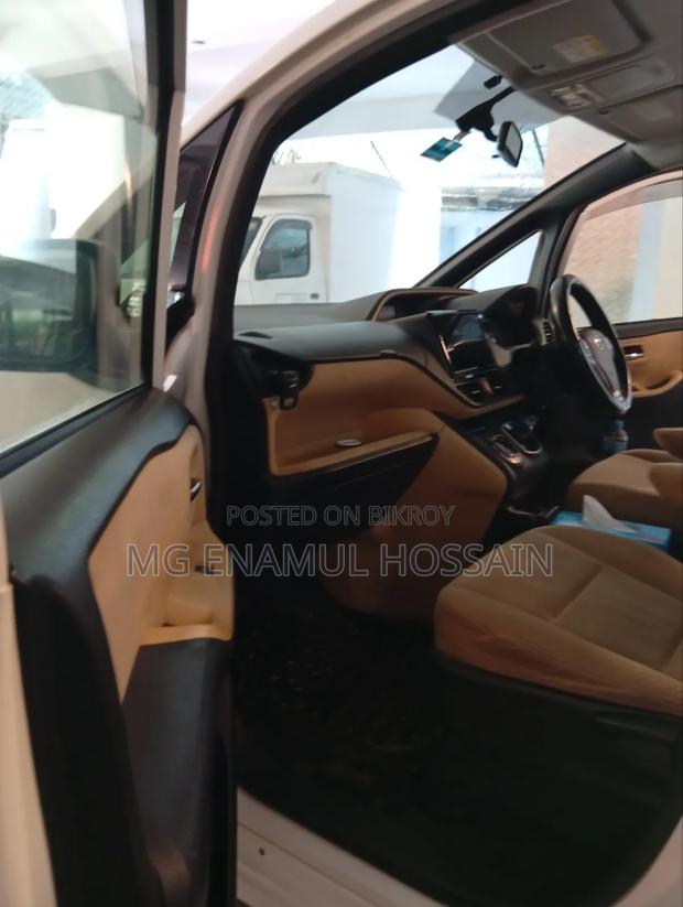 Toyota Noah 2014 White