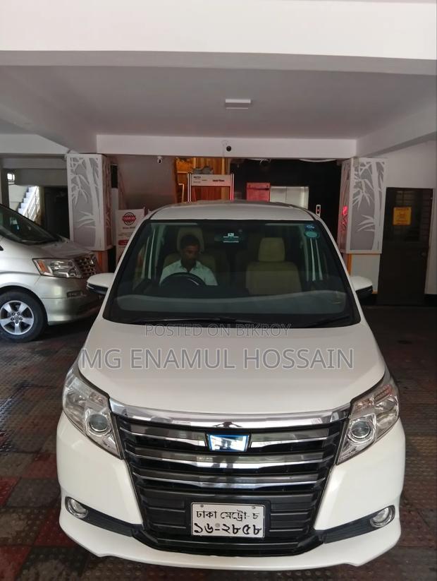 Toyota Noah 2014 White