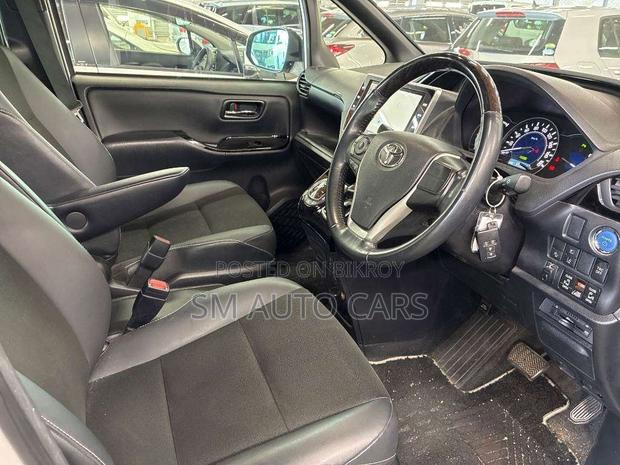 Toyota Noah 2021 Pearl