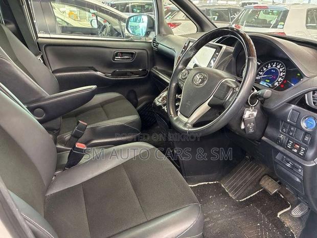 Toyota Noah 2021 Pearl