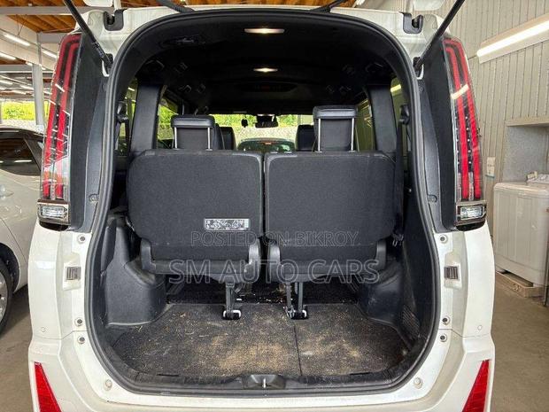 Toyota Noah 2021 Pearl
