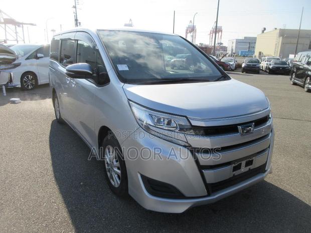 Toyota Noah 1.8 FWD Hybrid (7 Seater) 2021 Silver