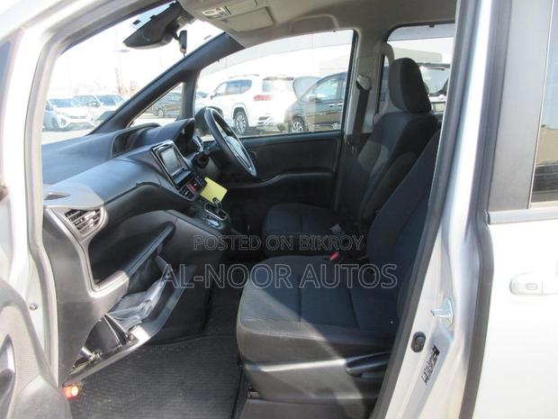 Toyota Noah 1.8 FWD Hybrid (7 Seater) 2021 Silver