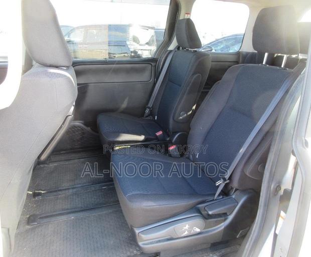 Toyota Noah 1.8 FWD Hybrid (7 Seater) 2021 Silver