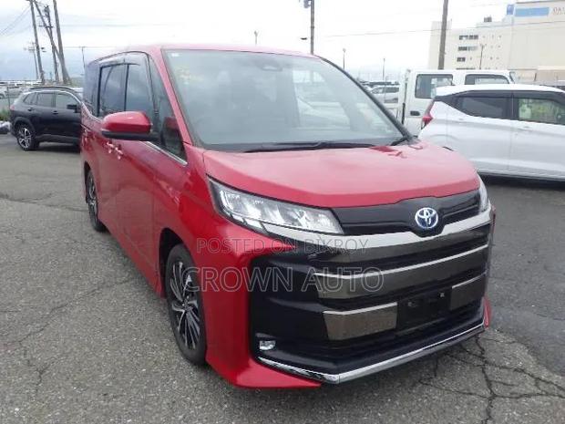 Toyota Noah 2023 Red