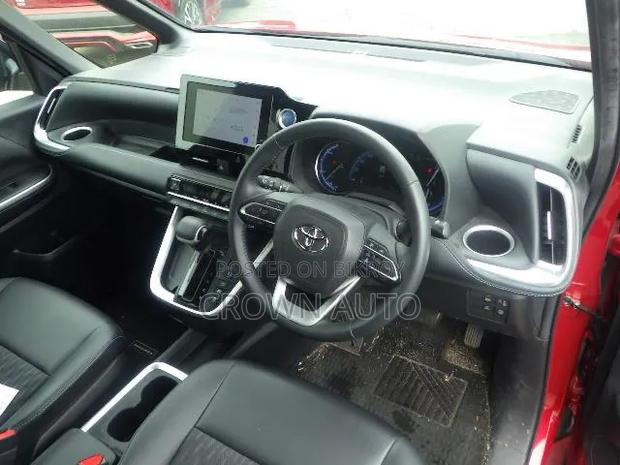 Toyota Noah 2023 Red