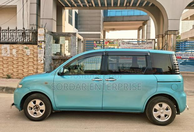 Toyota Sienta 2005 Blue