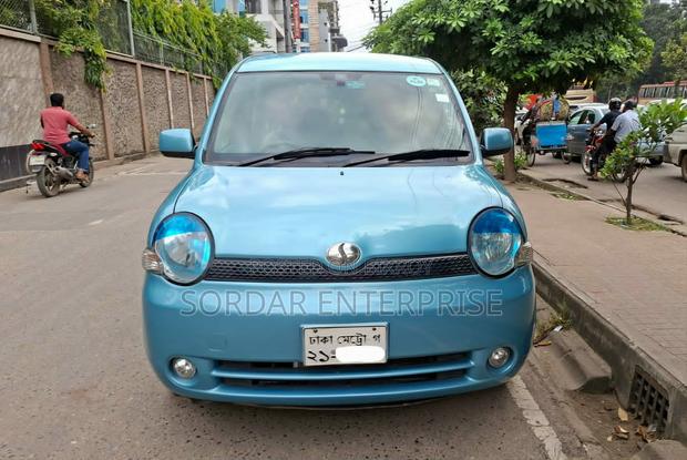 Toyota Sienta 2005 Blue