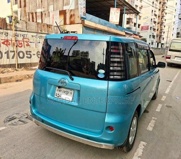 Toyota Sienta 2005 Blue