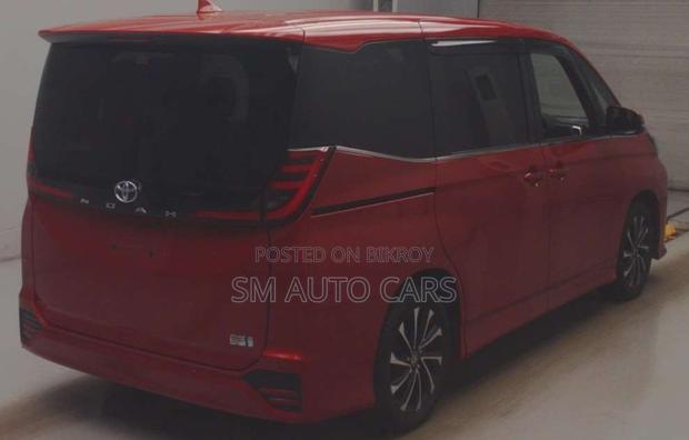 Toyota Noah 2022 Red