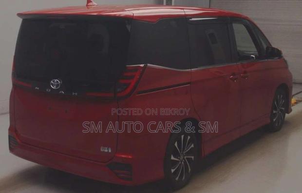 Toyota Noah 2022 Red