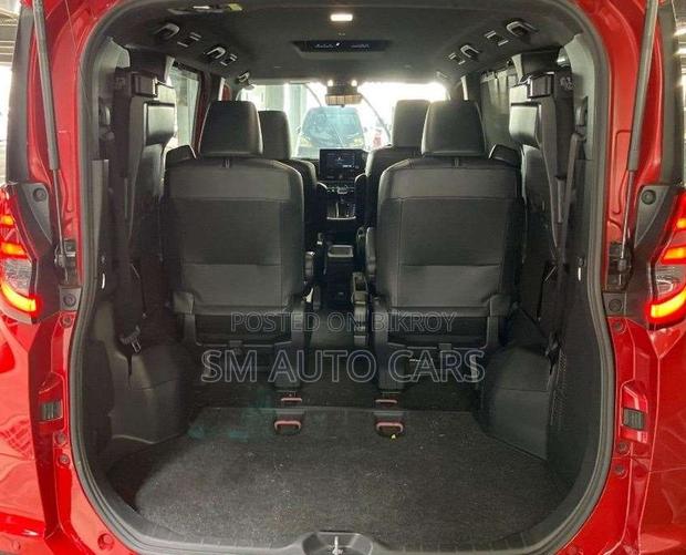 Toyota Noah 2022 Red