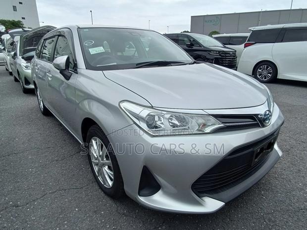 Toyota Corolla Fielder 2021 Silver