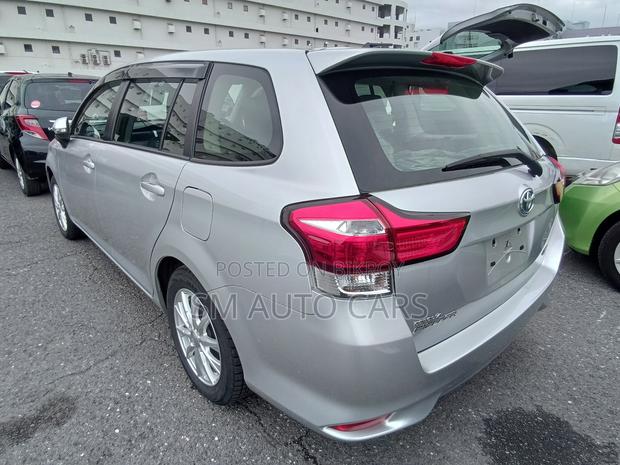 Toyota Corolla Fielder 2021 Silver