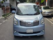 Toyota Noah 2.0 143hp AWD (7 Seater) 2012 for sale