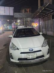Toyota Aqua 2014 Pearl for sale