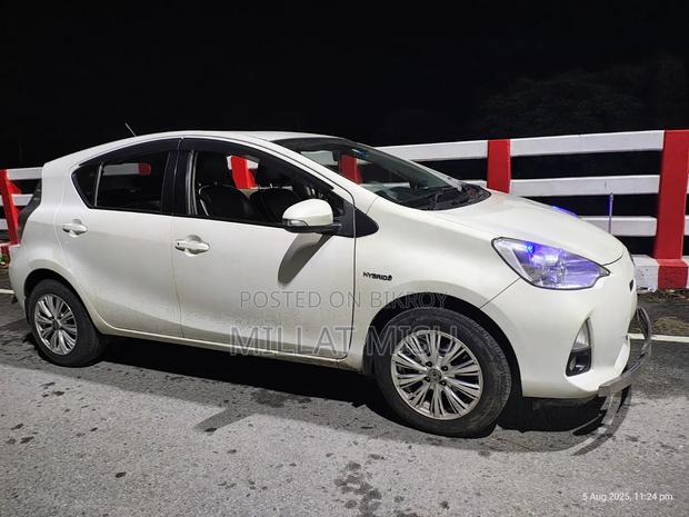 Toyota Aqua 2014 Pearl