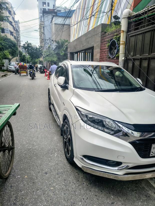 Honda Vezel 1.5 Hybrid 2WD 2015 Pearl