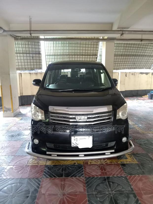 Toyota Noah 2013 Black