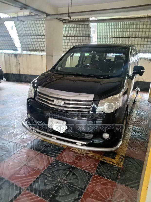 Toyota Noah 2013 Black