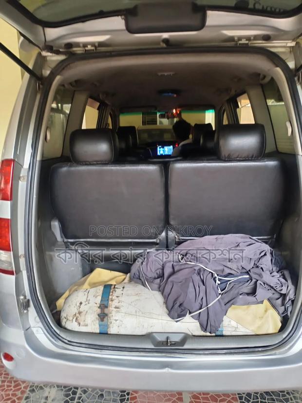 Toyota Noah 2005 Silver