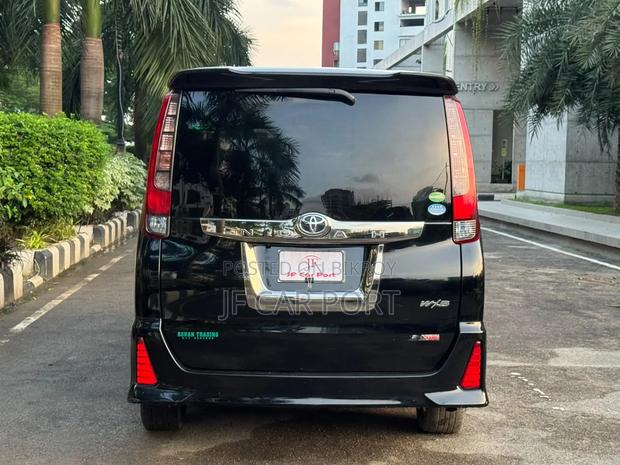 Toyota Noah 2017 Black