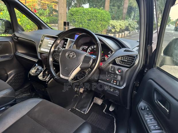 Toyota Noah 2017 Black
