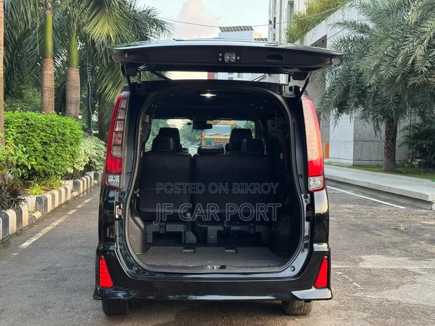 Toyota Noah 2017 Black